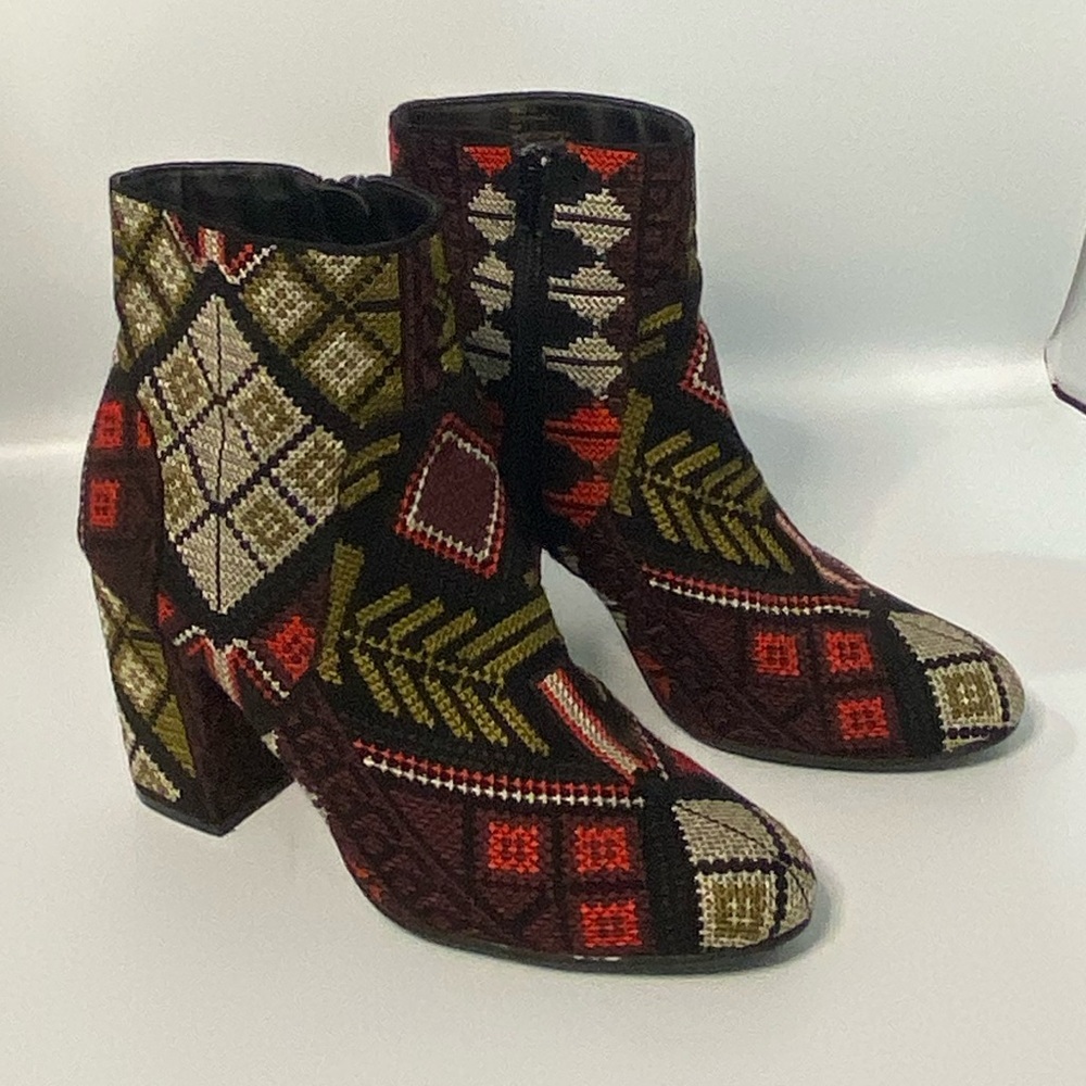 Rampage Native Inspired Stitched Patterned Ankle Boots
